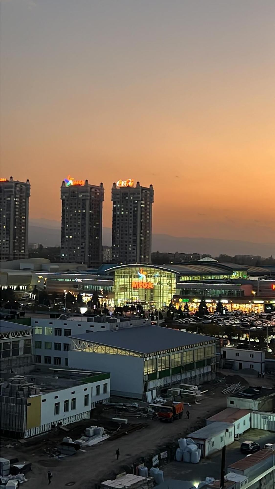 2-х комн уютные в Gagarin Park в 2 мин пешком от меги со всеми удобствами * Almaty